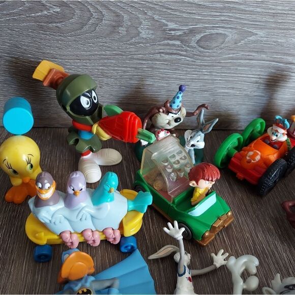 Warner Bros Looney Tunes, Animaniacs Figures Toy Lot - Picture 2 of 5